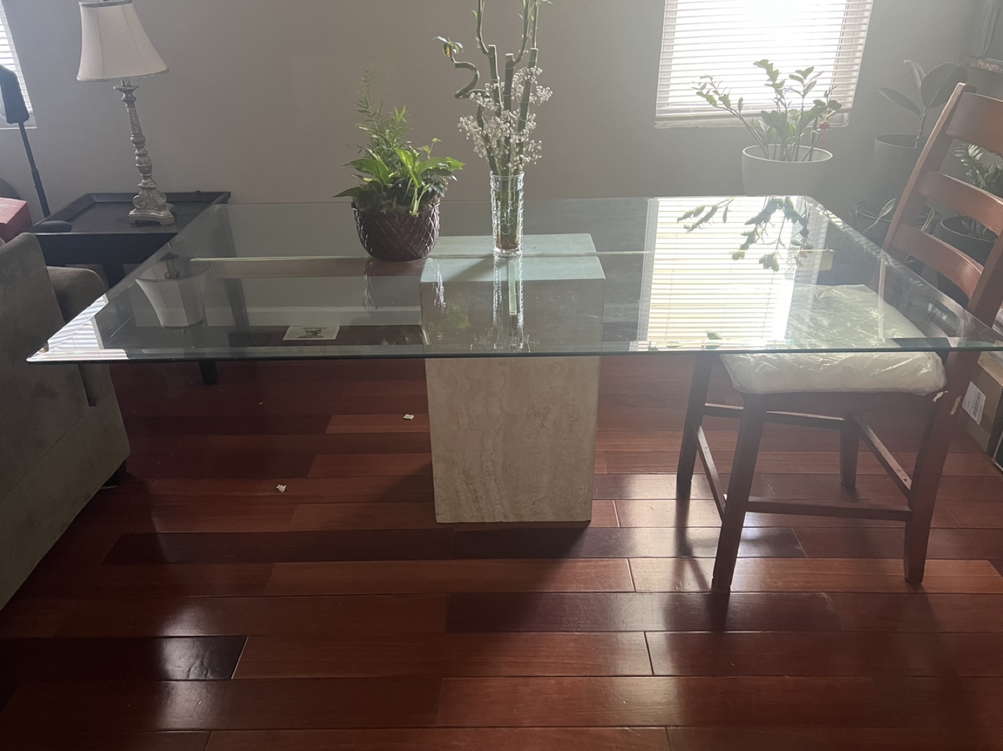 Dinner table - photo 2