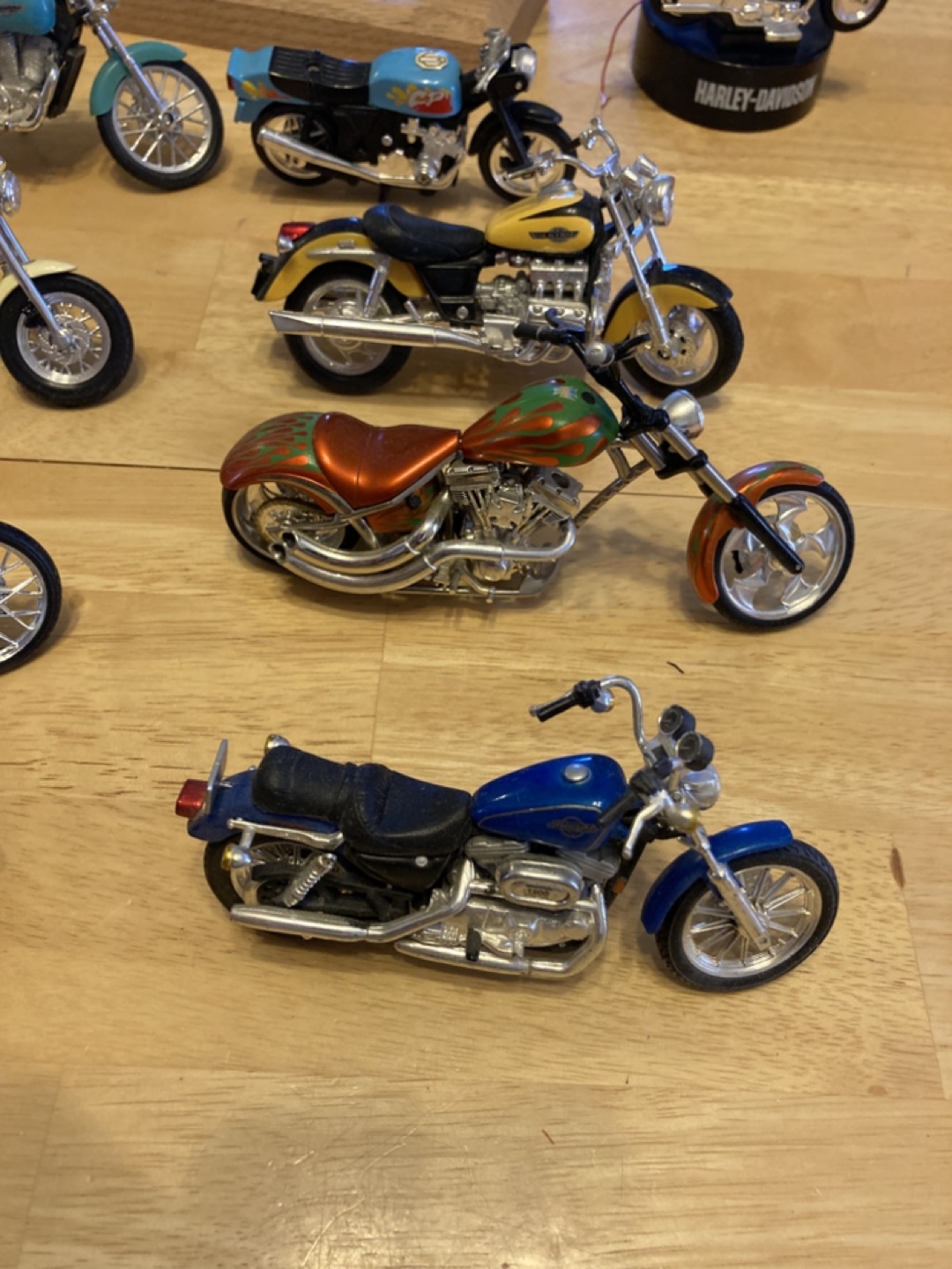 1:18 Scale Motorcycle Collection - photo 3
