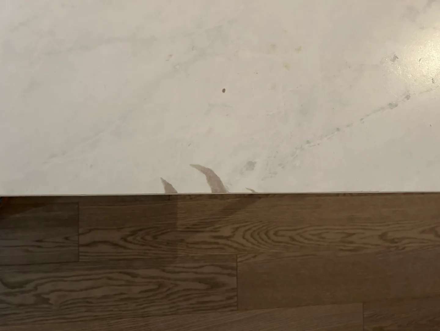 White Marble Coffee Table with Gold Legs image indicator(3)