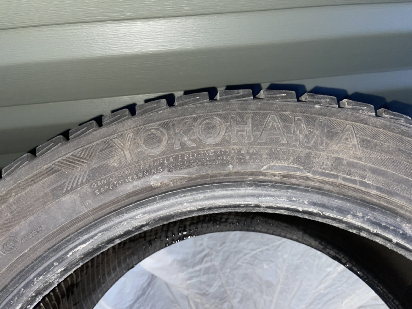 3 Yokohama Winter Tires 225/55R18 - photo 3