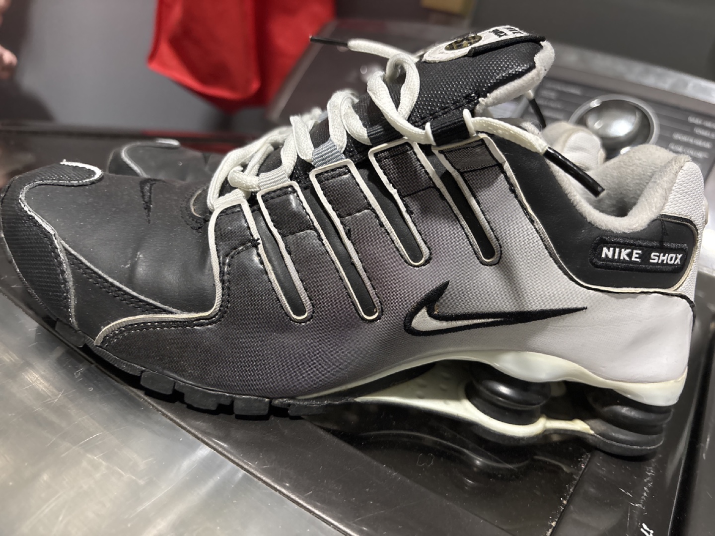 Nike Shox Running Shoes - photo 2