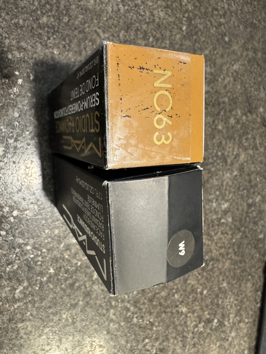 MAC Studio Radiance Serum-Powered Foundation - N63 & W9 - photo 2