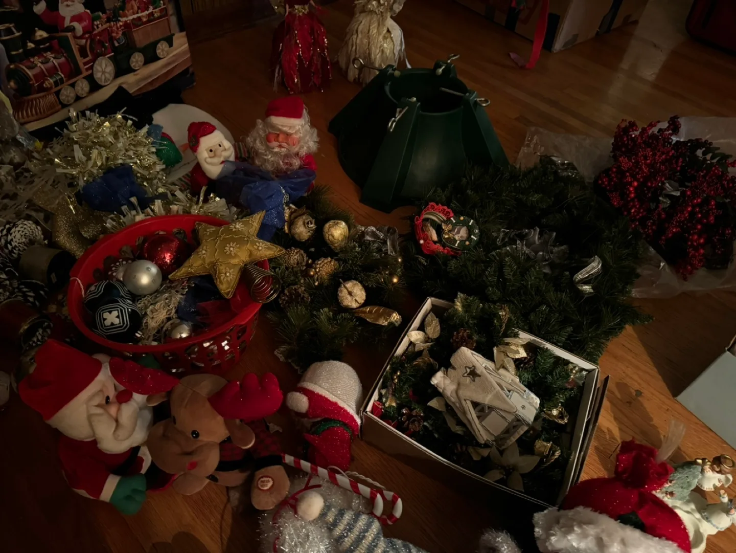 Christmas Decorations Lot image indicator(4)