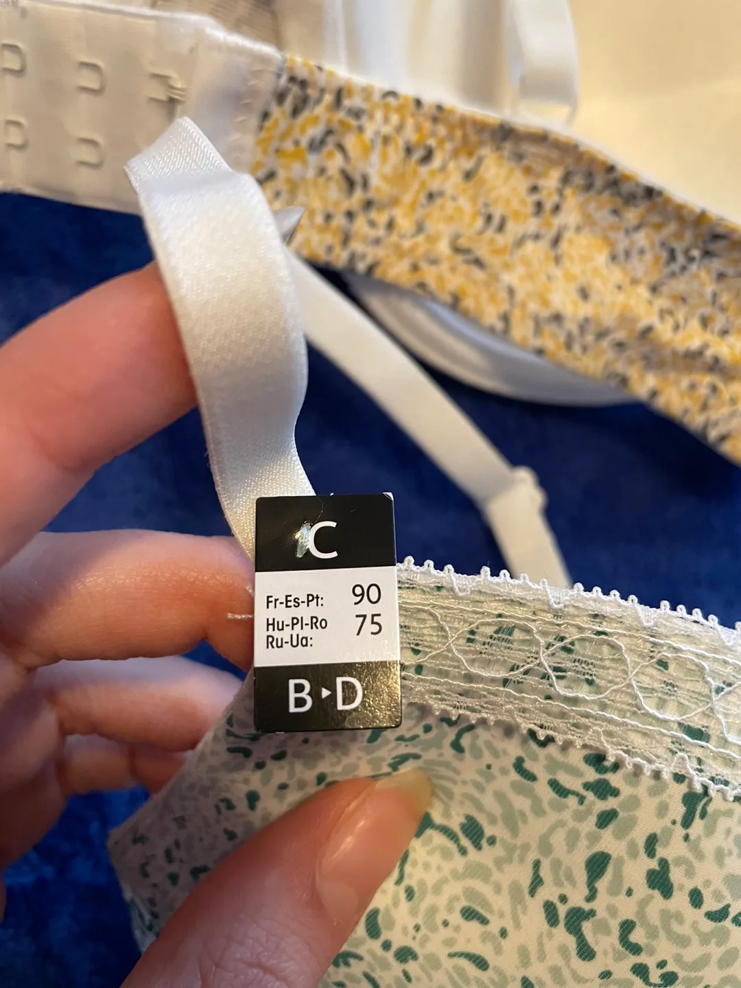 2 Pack Inexenso Bras (NEW) size 34 C image indicator(4)