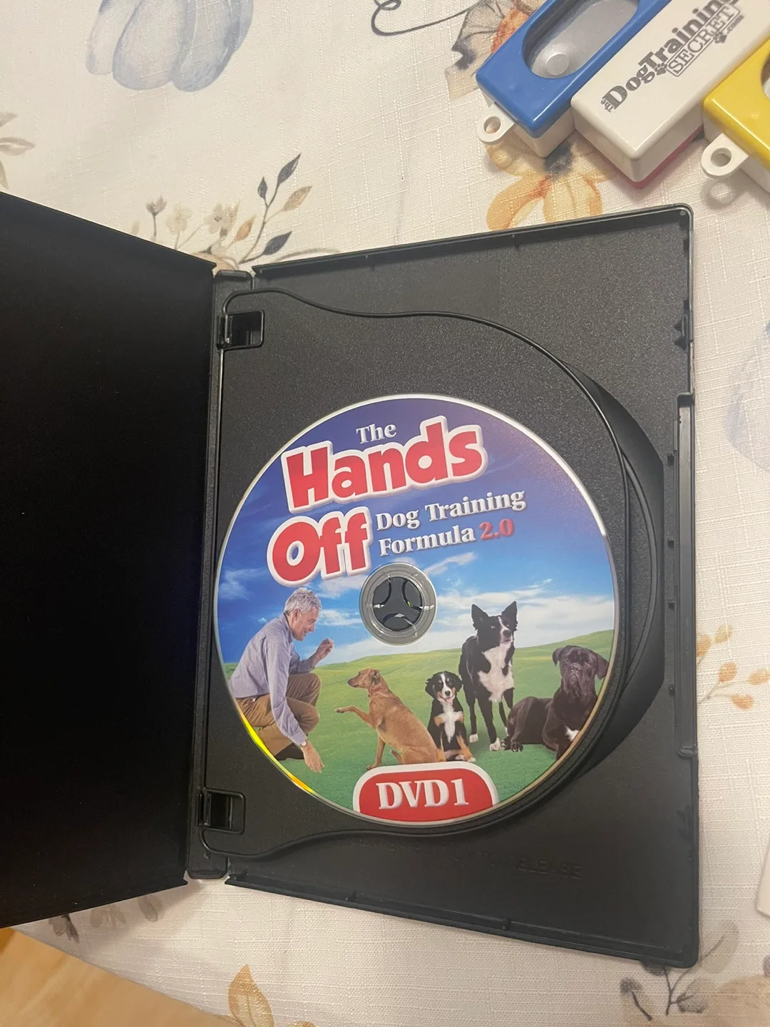 The Hands Off Dog Training Formula 2.0 DVD Set image indicator(3)