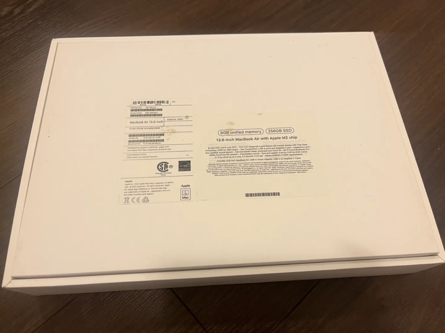 A box of Apple MacBook Air image indicator(2)
