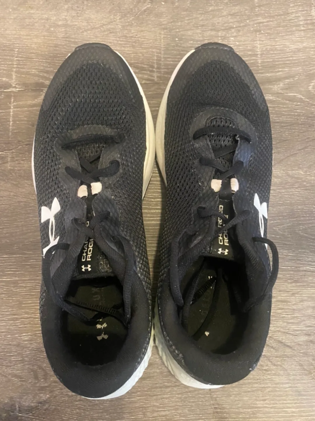 4 Pairs of Shoes image indicator(3)