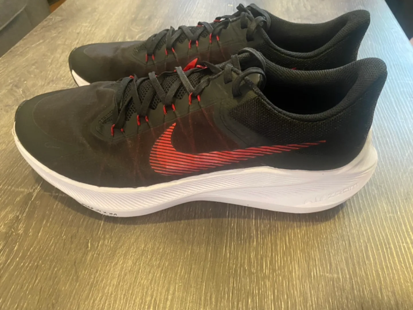 4 Pairs of Shoes image indicator(7)