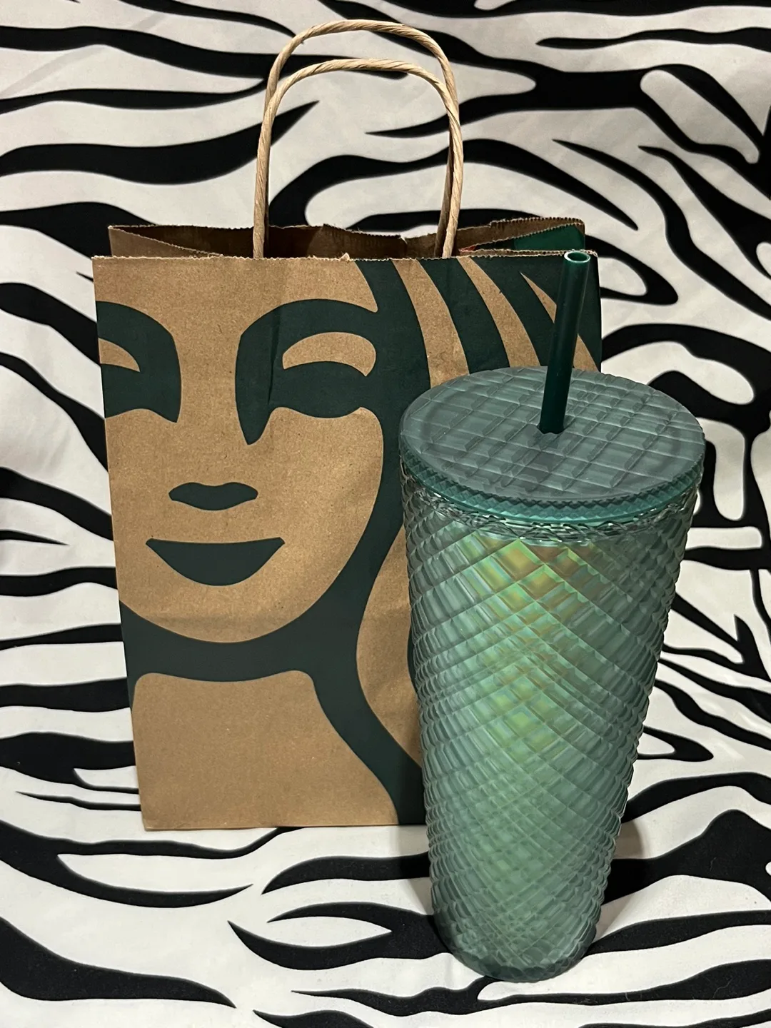 Large Green Starbucks Cold Cup image indicator(2)