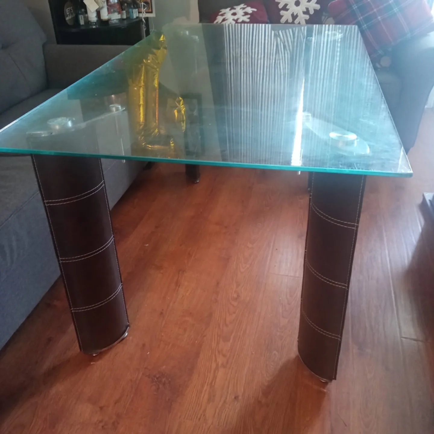 Glass Dining Table image indicator(4)