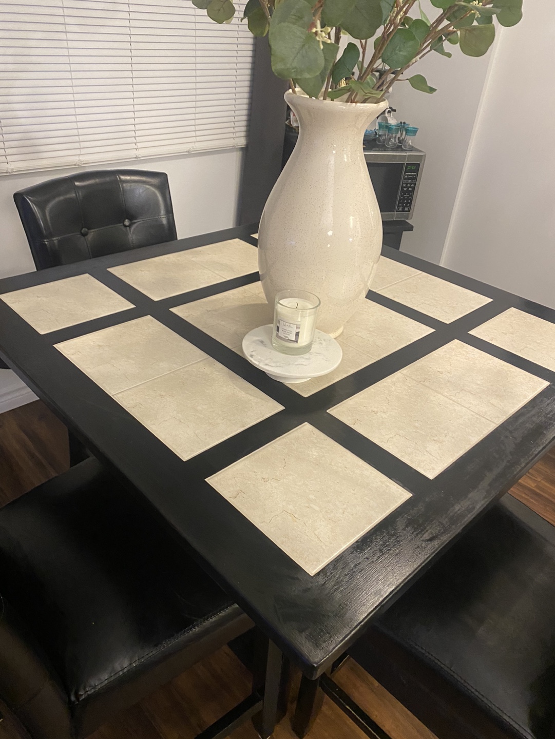 Beautiful dining table with 3 chairs - photo 2