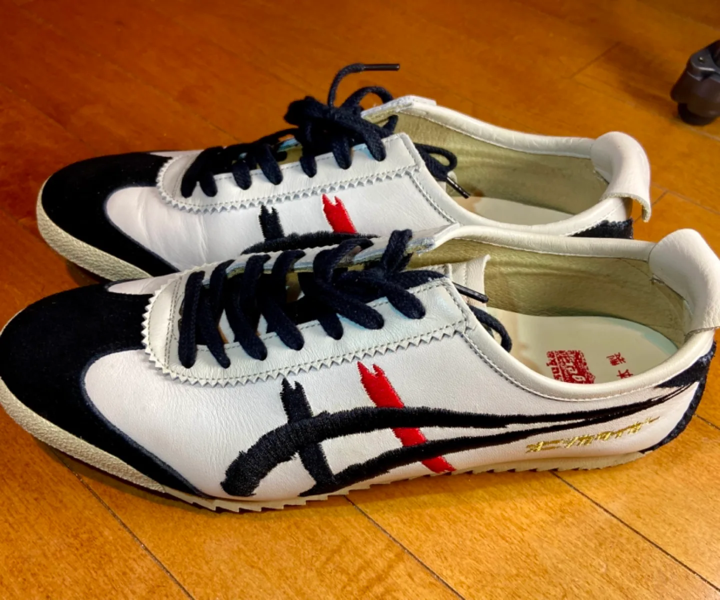 SALE❗️$200 OFF ❗️Onitsuka Tiger Mexico 66 Deluxe image indicator(2)