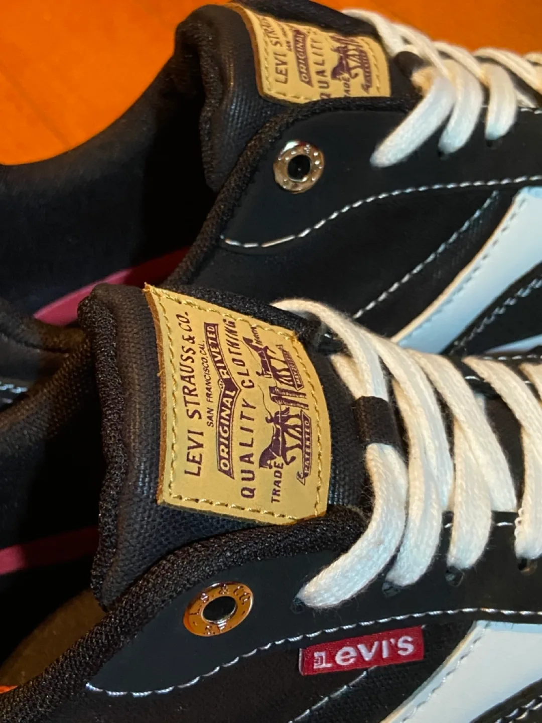 Levi's Mens Black Skate Sneakers Shoes Size 8 image indicator(2)