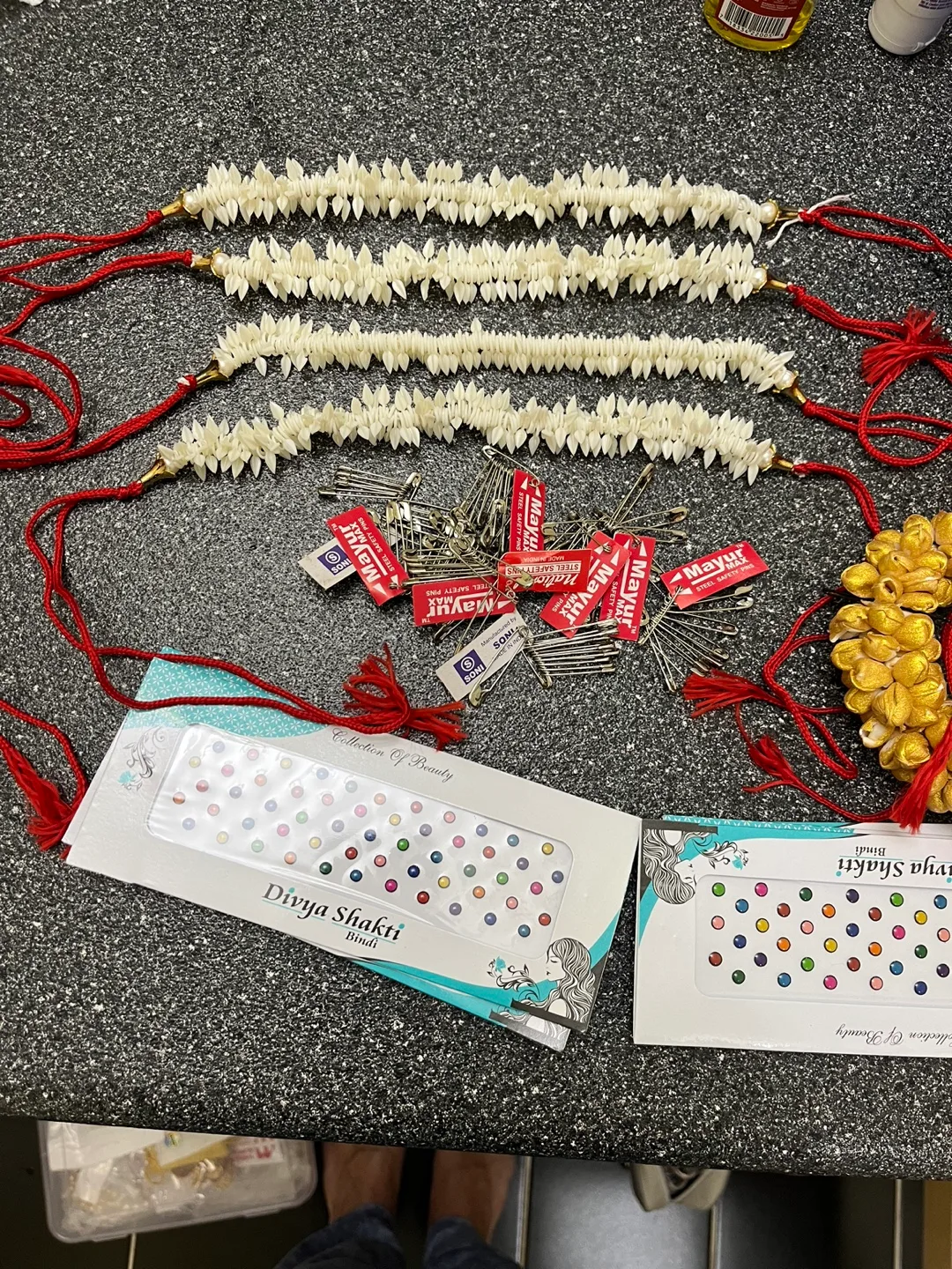 Indian Wedding Accessories image indicator(2)