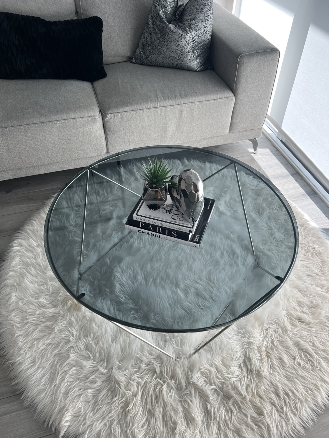 Round Glass Coffee Table - photo 2