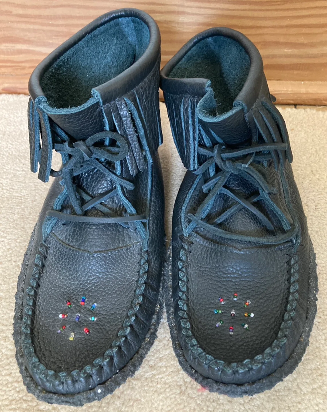 Black Leather Huron Indian Moccasins thumbnail