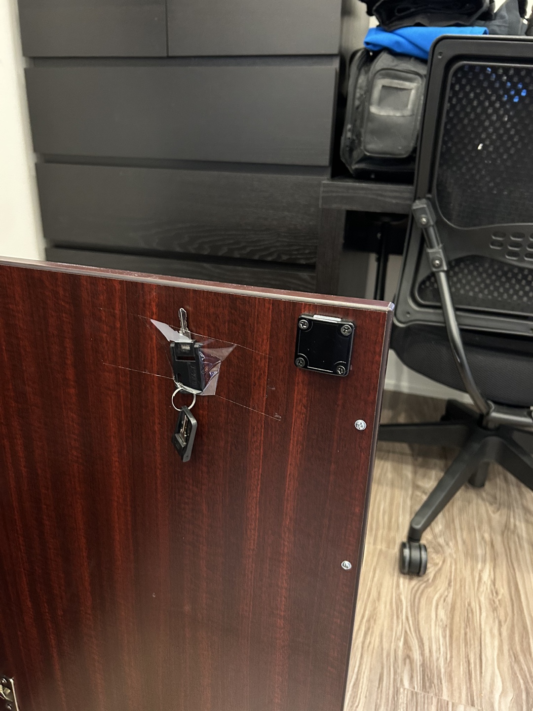 Office Cabinet with Lock and Shelves - photo 4