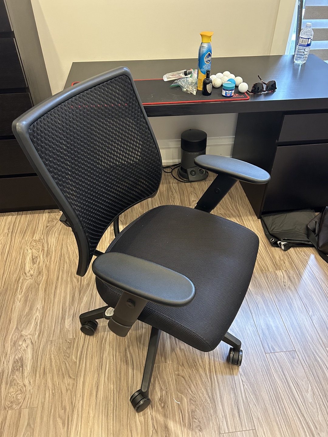 Office chair with adjustable height and tilt - photo 2