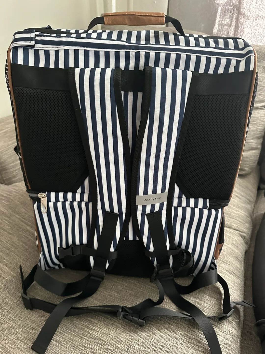 Pet Carrier Backpack image indicator(2)