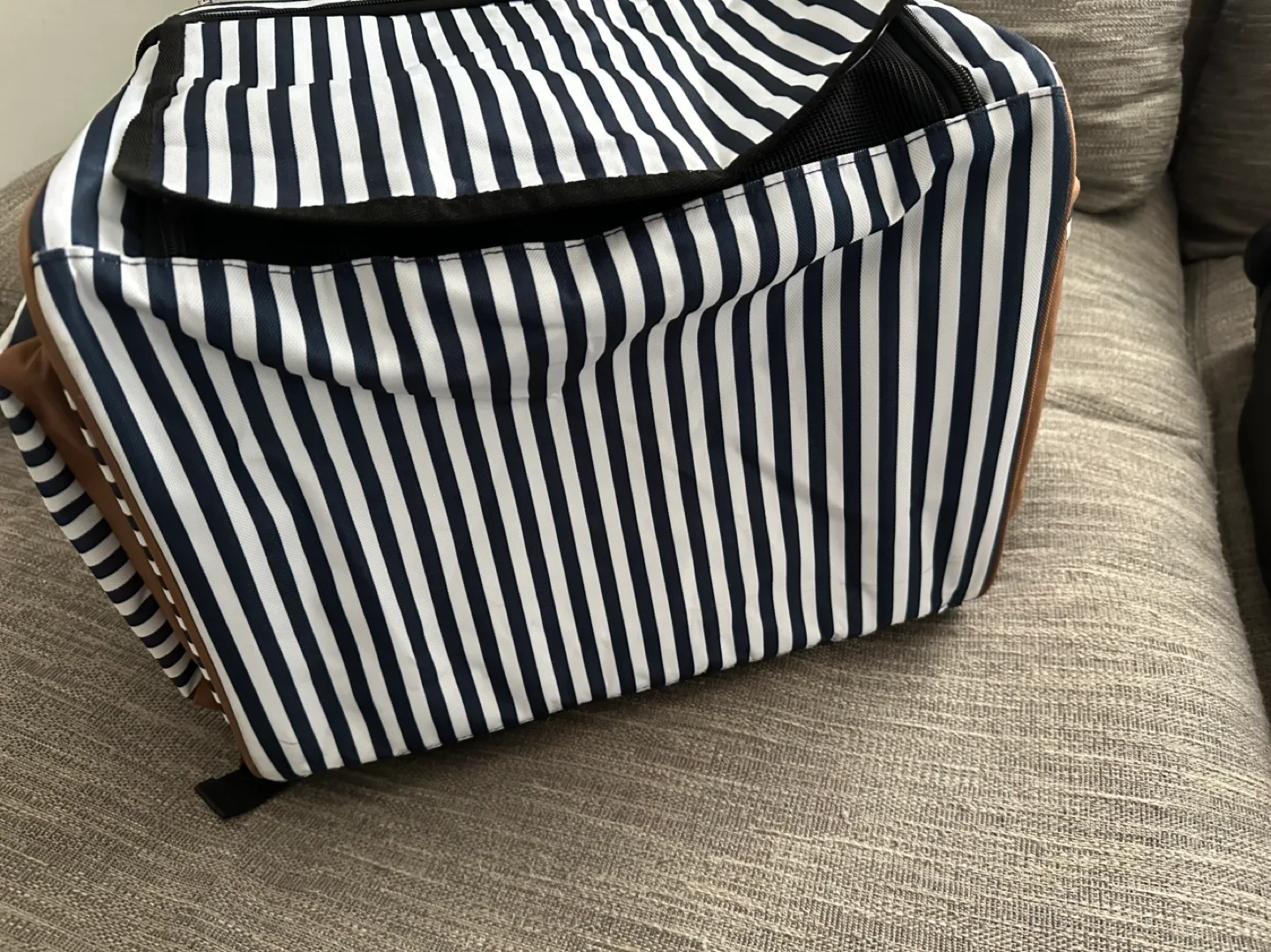 Pet Carrier Backpack image indicator(9)