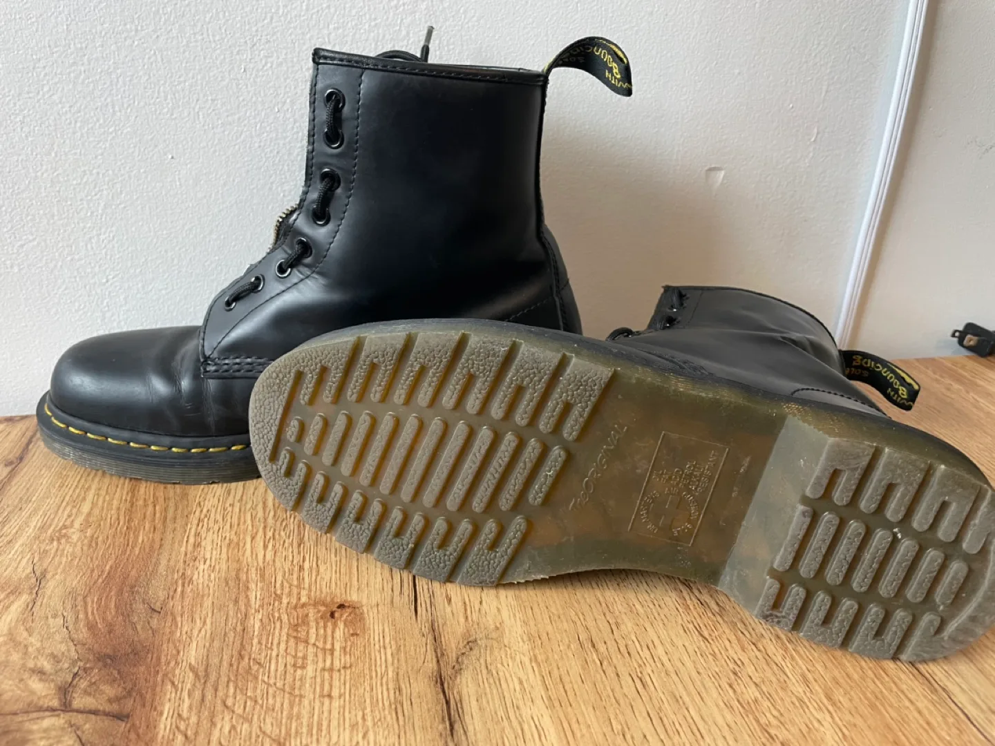 Dr. Martens 1460 classic smooth leather boots image indicator(2)