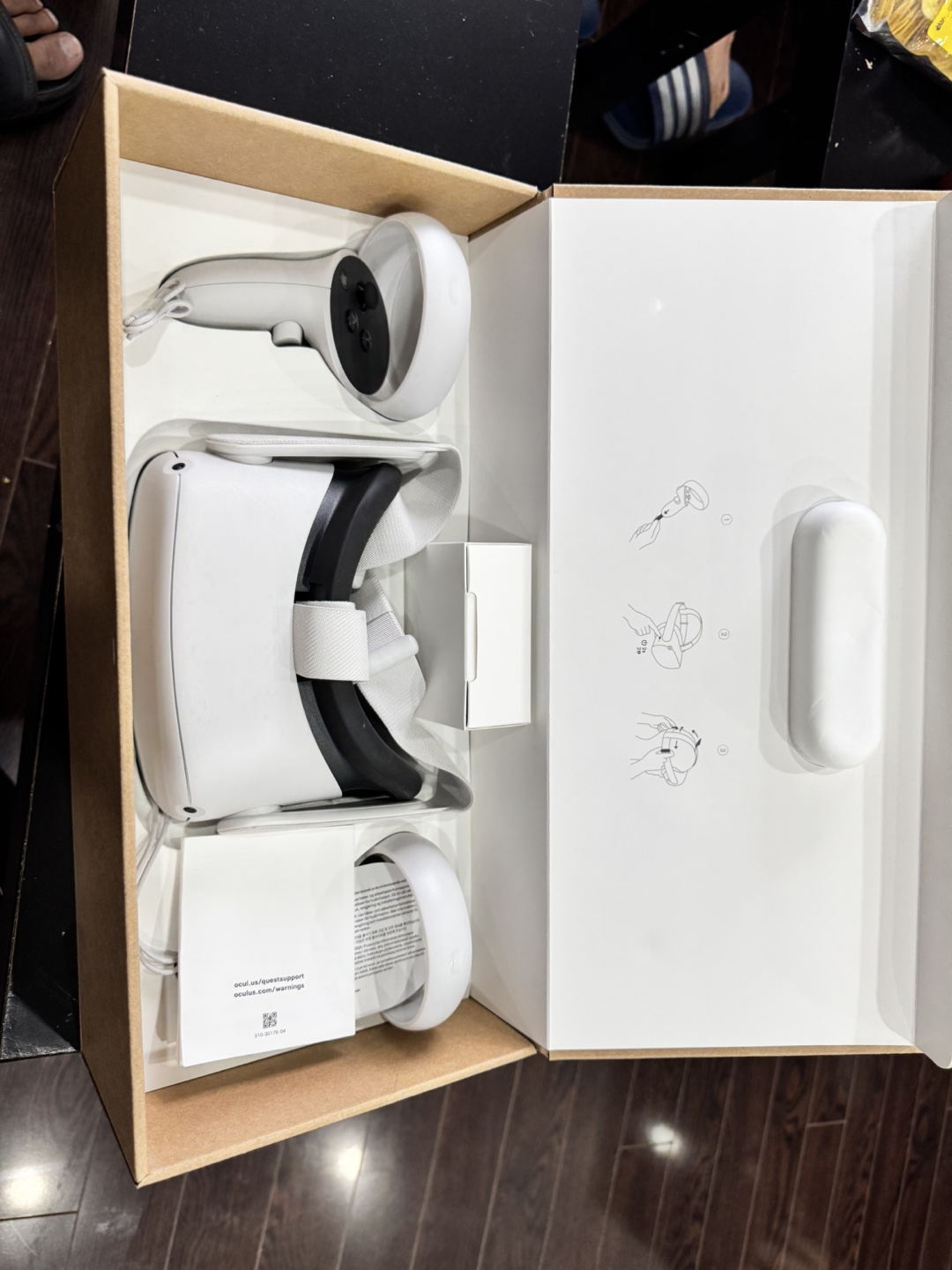 Oculus Quest 2 VR Headset - photo 3