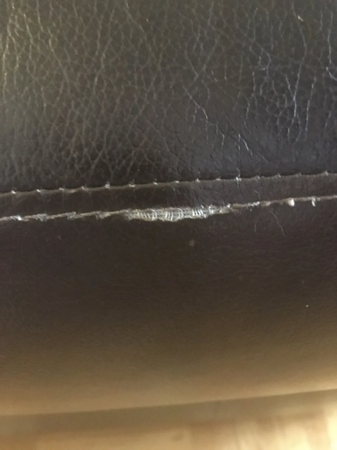 LEATHER RECLINER CHAIR image indicator(3)