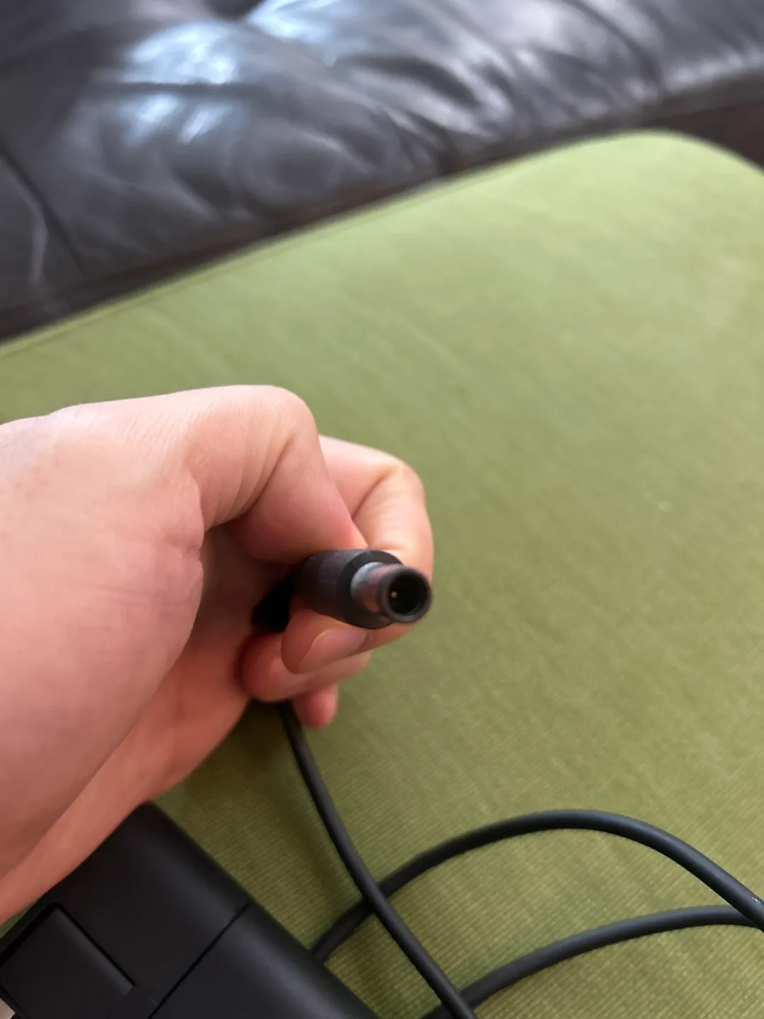 Dell 65W Laptop Charger image indicator(3)