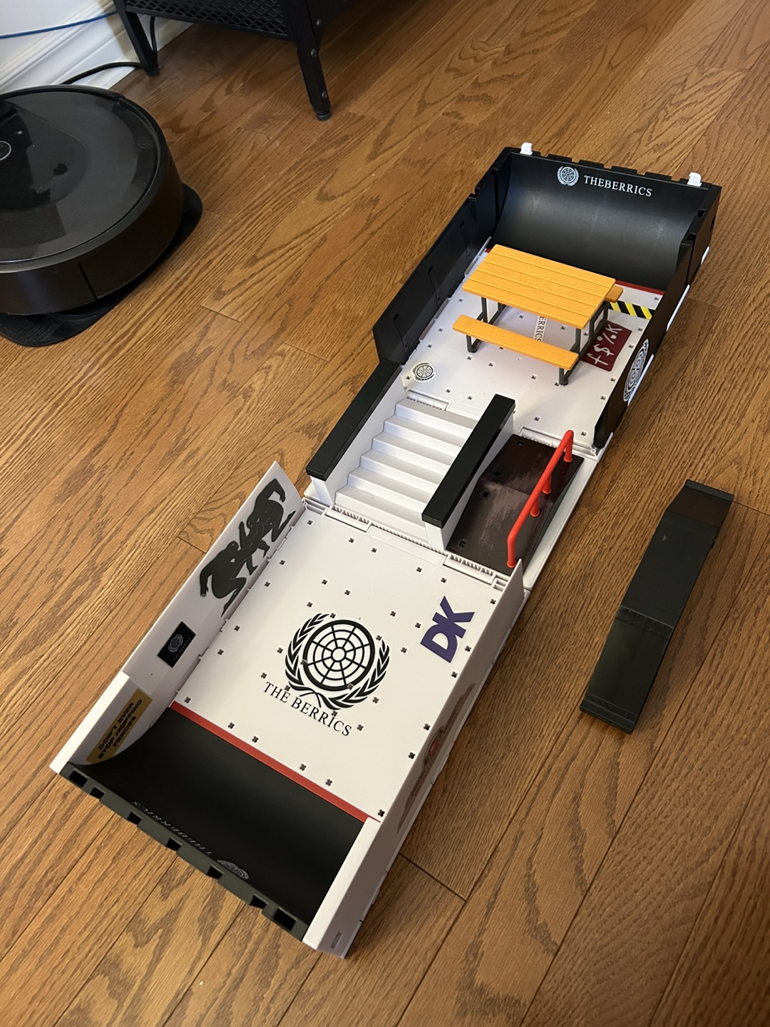 Tech Deck - The Berrics Fingerboard Skatepark - photo 2
