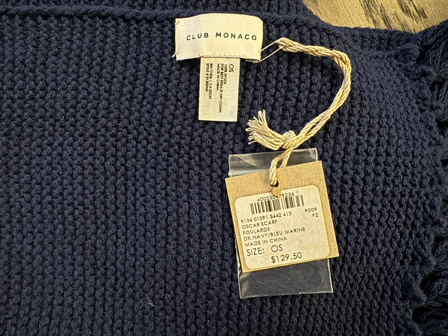 Club Monaco Unisex Wool Oscar Scarf image indicator(2)