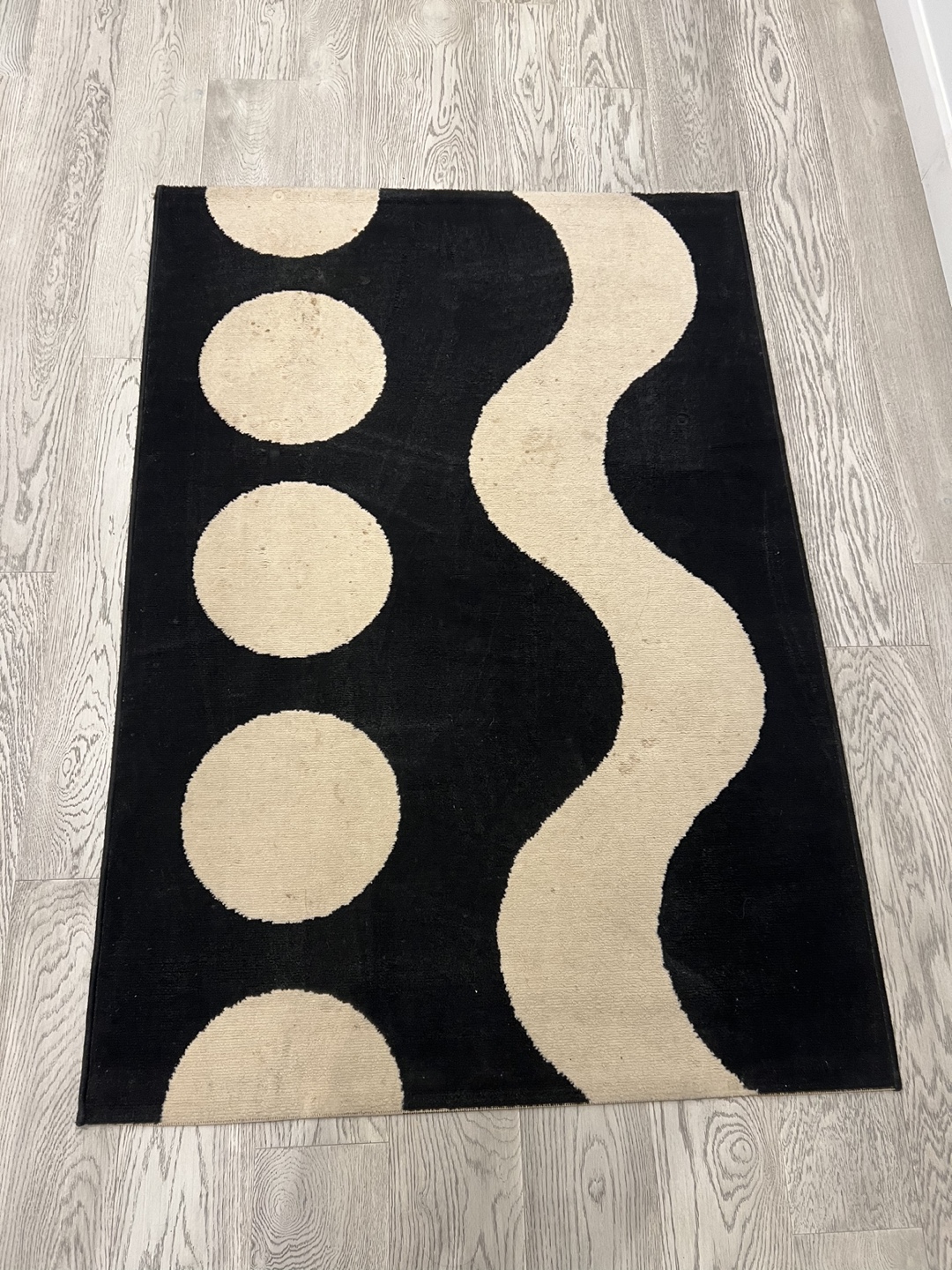 Black and White Area Rug - photo 3