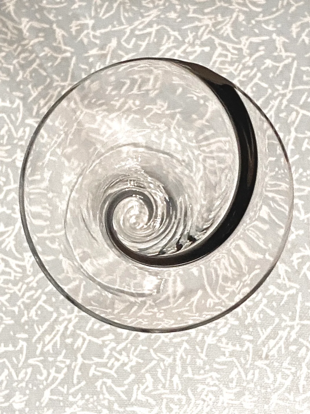 Set of 4 Crystal Black Swirl Champagne Flutes 9.5” image indicator(4)