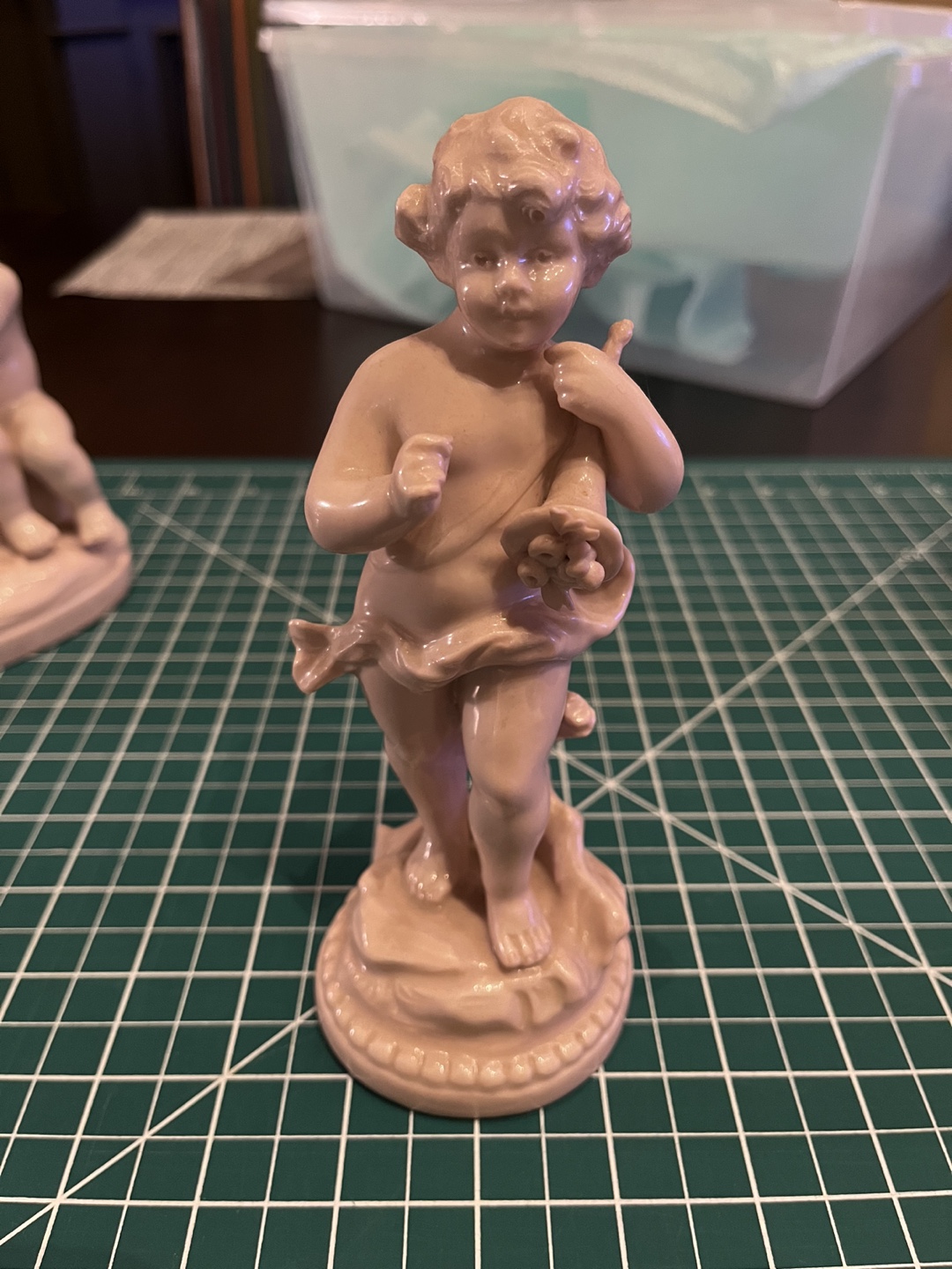 Vintage Set of Cherub Statues by Carlin Comforts - photo 3