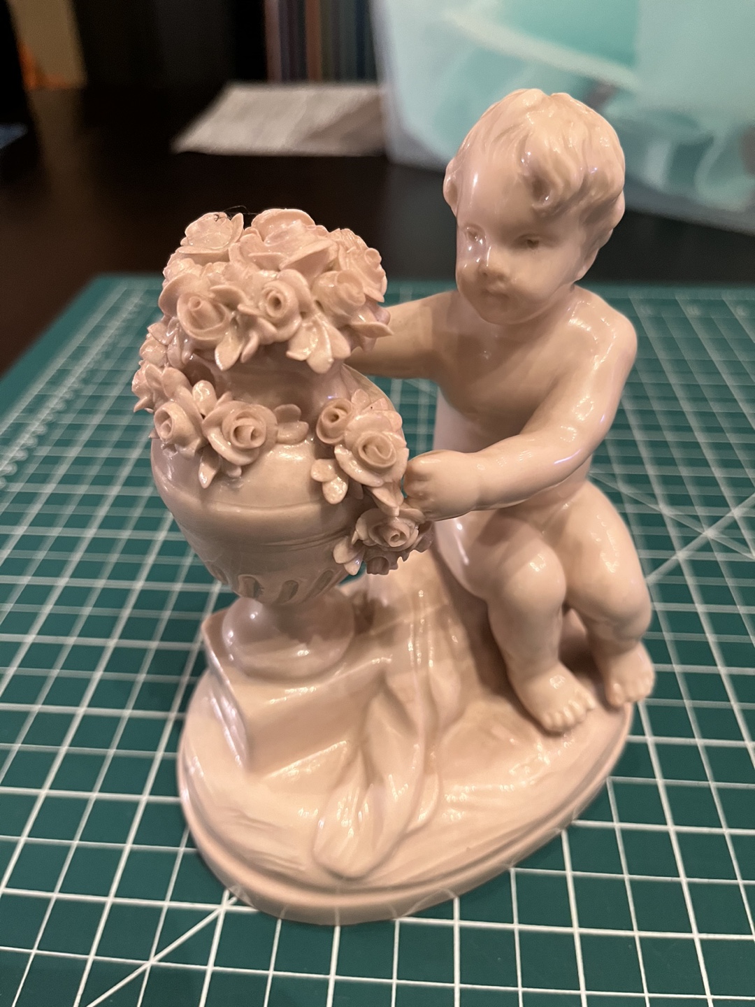 Vintage Set of Cherub Statues by Carlin Comforts - photo 2