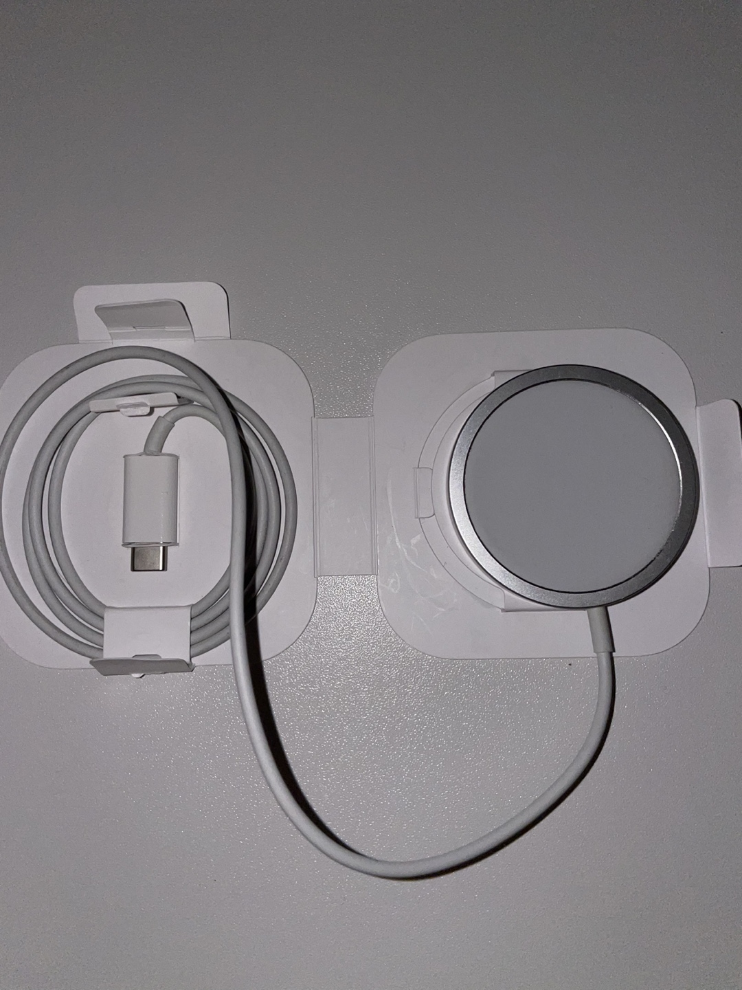 Apple MagSafe Charger - photo 2