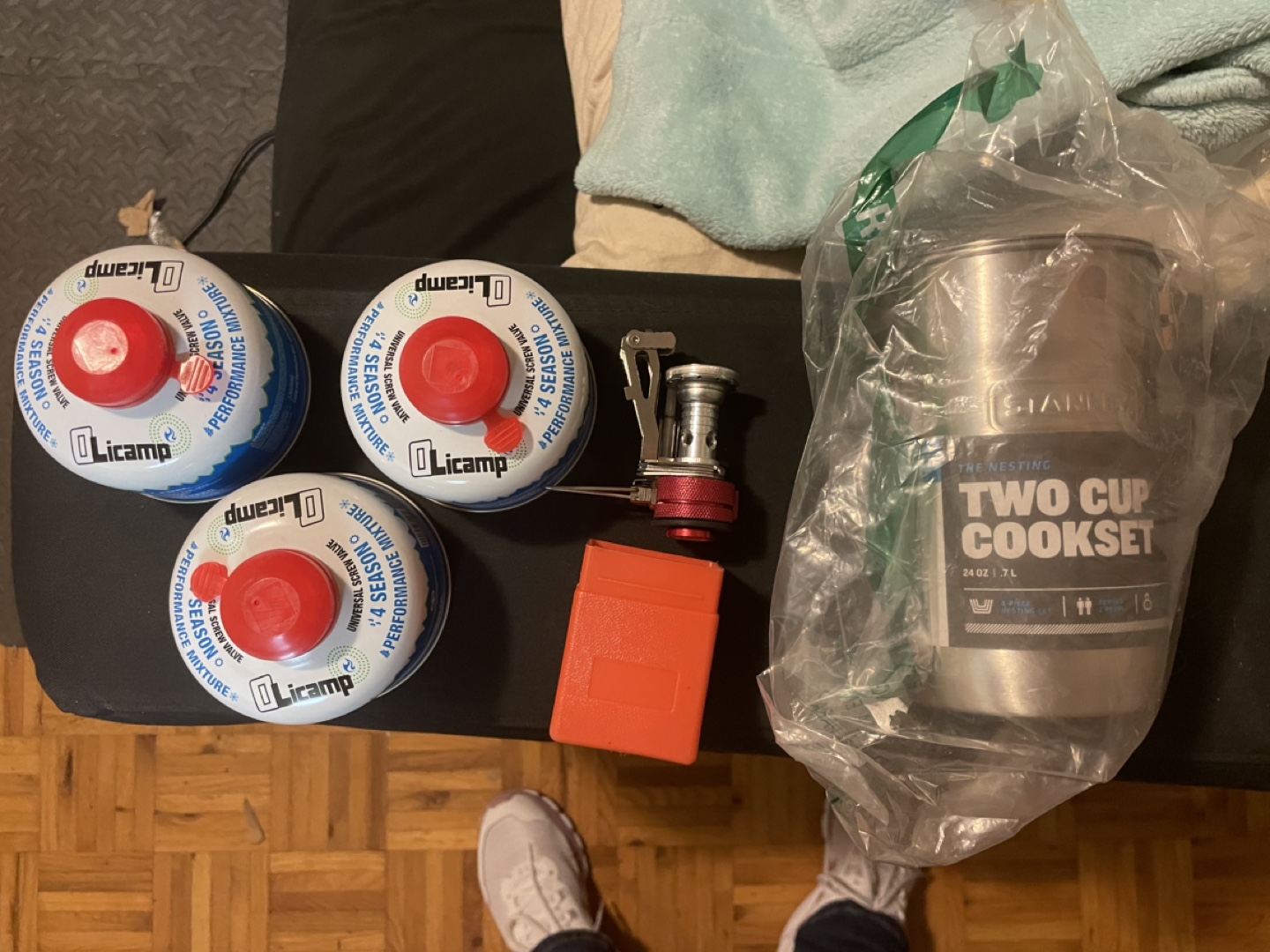 3x  Fuel Canisters and Camping Stove Kit