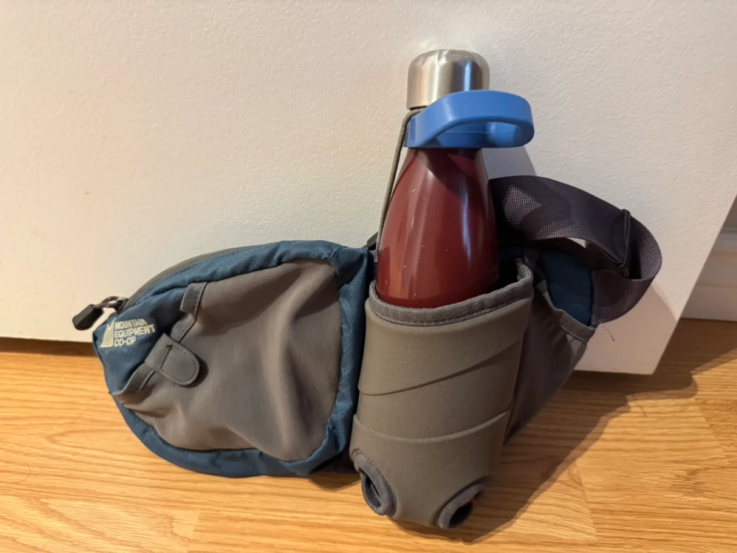 Mountain Equipment Co-op Fanny Pack image indicator(2)