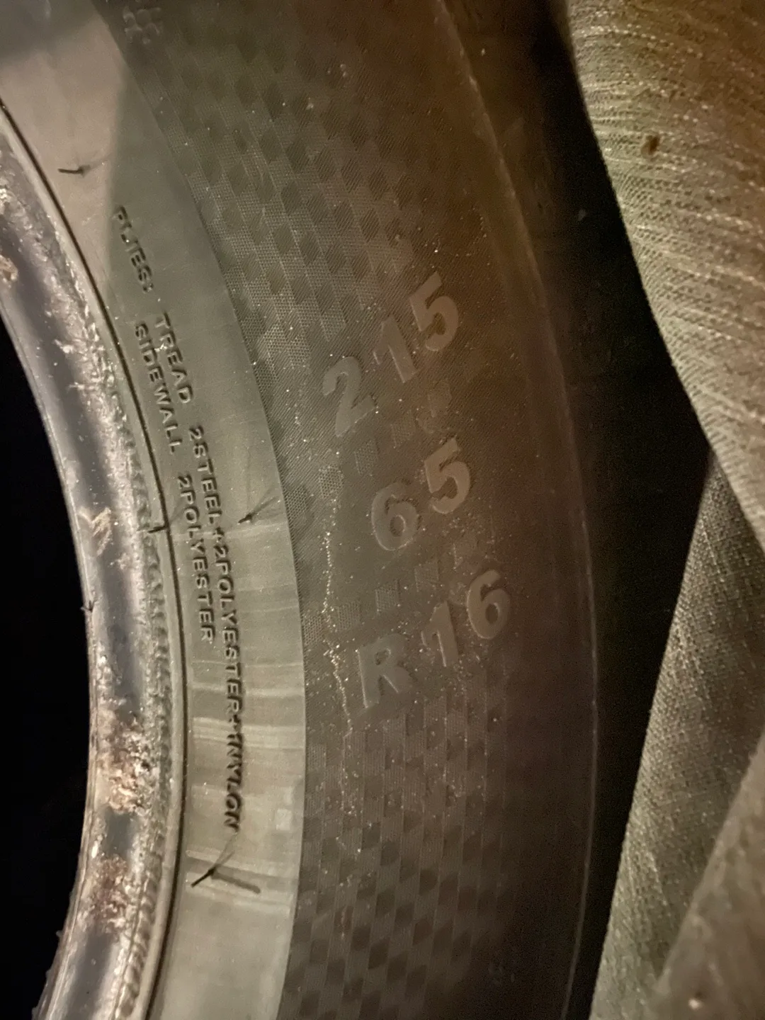 Set of 4 Winter Tires 215/65R16 image indicator(3)