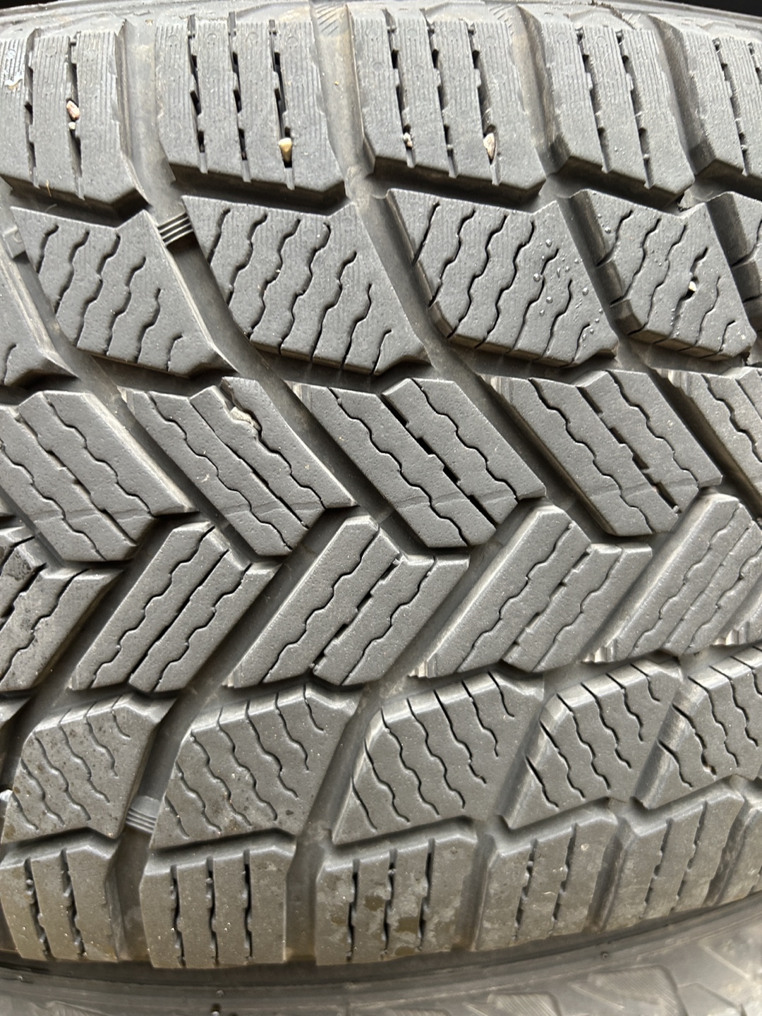 235 65 17 Michelin winter - photo 3