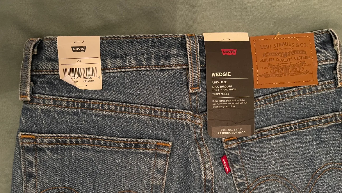 US 24 Levi's womens Premium Wedgie Icon Fit Jeans image indicator(3)