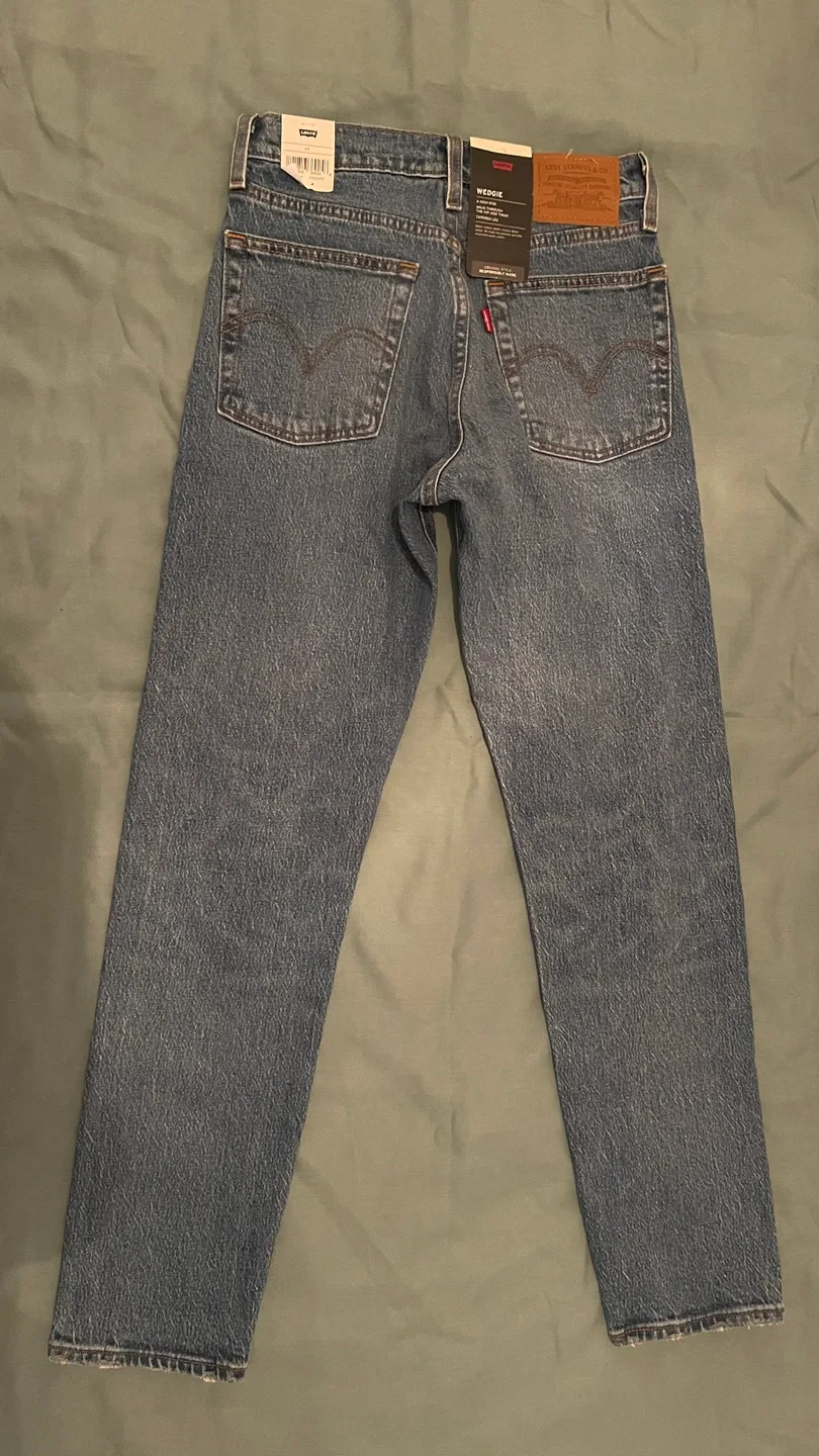 US 24 Levi's womens Premium Wedgie Icon Fit Jeans image indicator(2)