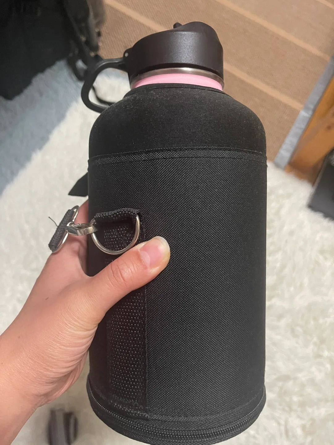 CoolFlask 64oz Water Bottle image indicator(3)