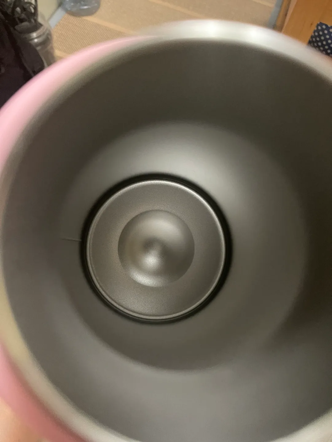 CoolFlask 64oz Water Bottle image indicator(5)