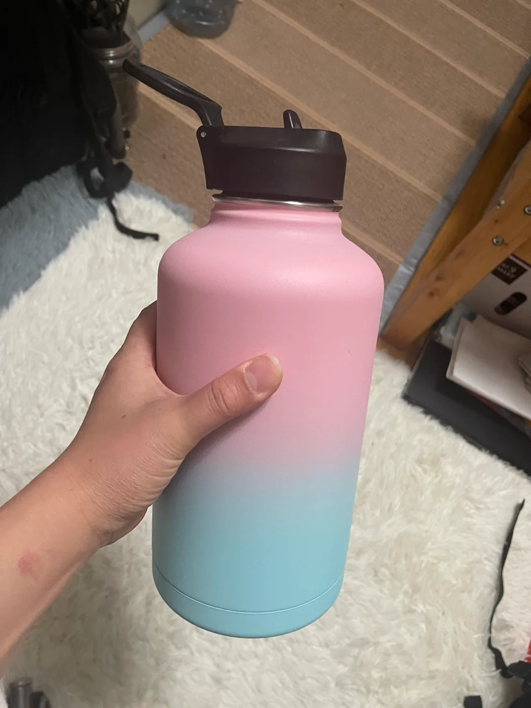 CoolFlask 64oz Water Bottle image indicator(4)