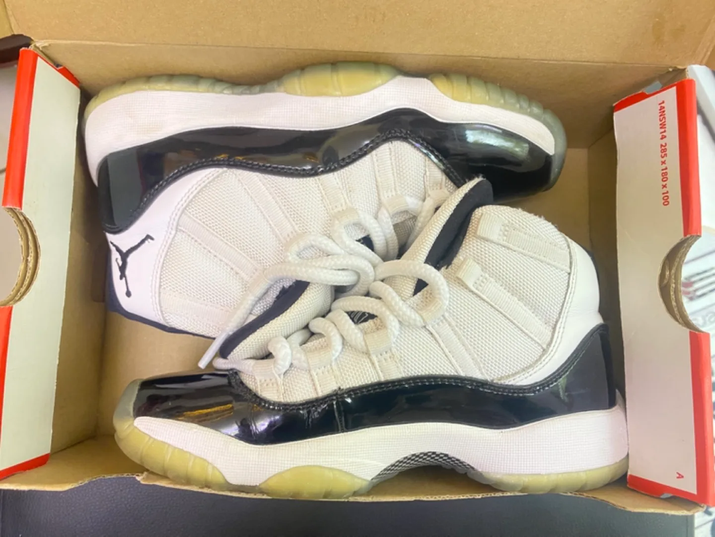 Air Jordan 11 Retro Concord Size 4.5Y thumbnail