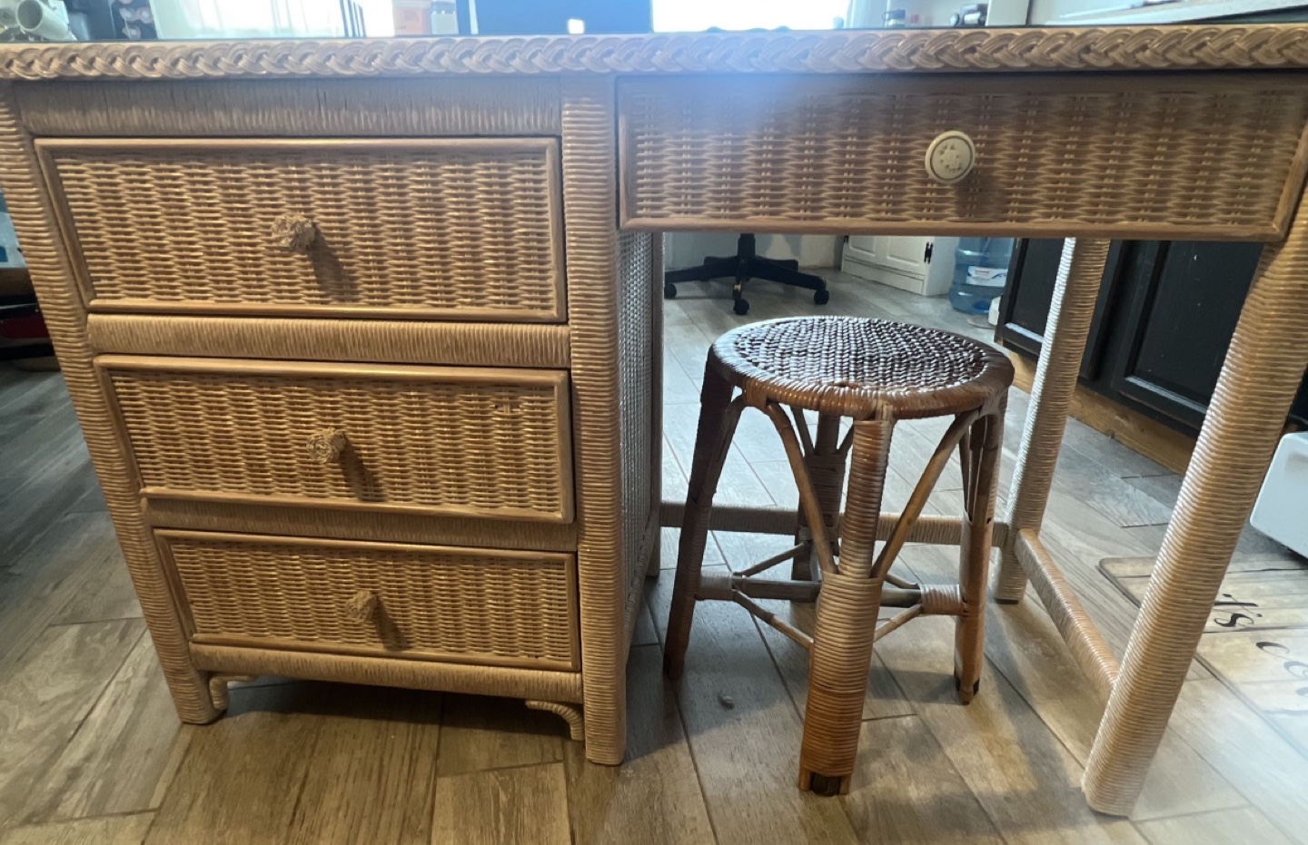 Wicker Desk with Stool - photo 2