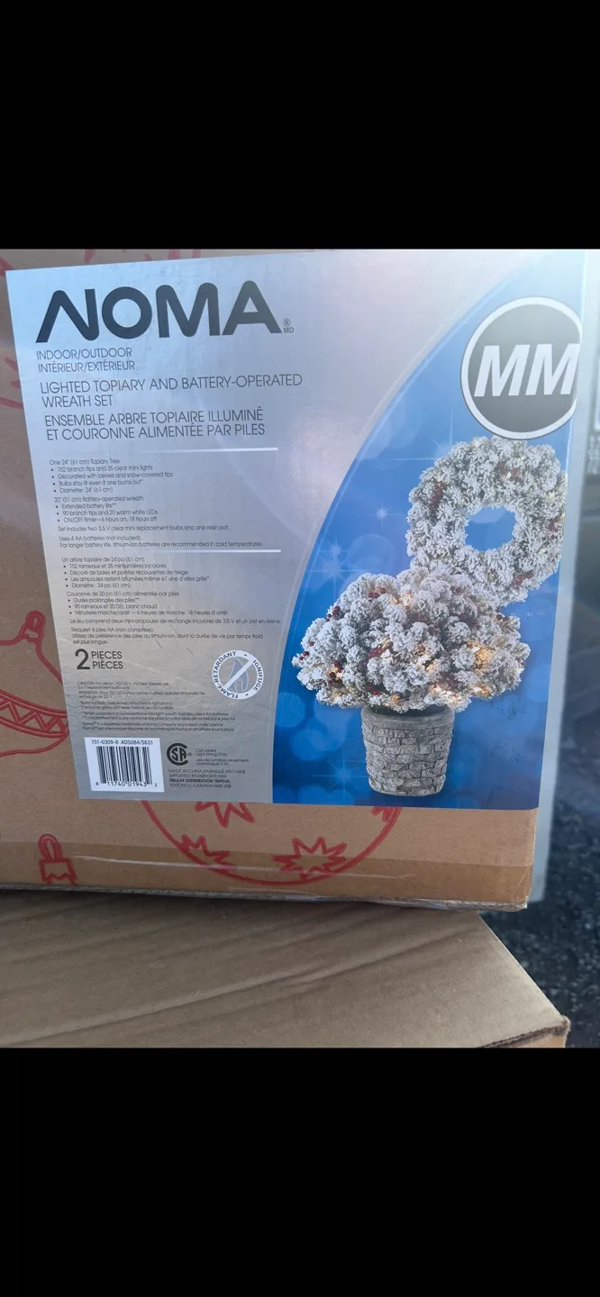 NOMA Lighted Christmas Tree and Wreath image indicator(3)