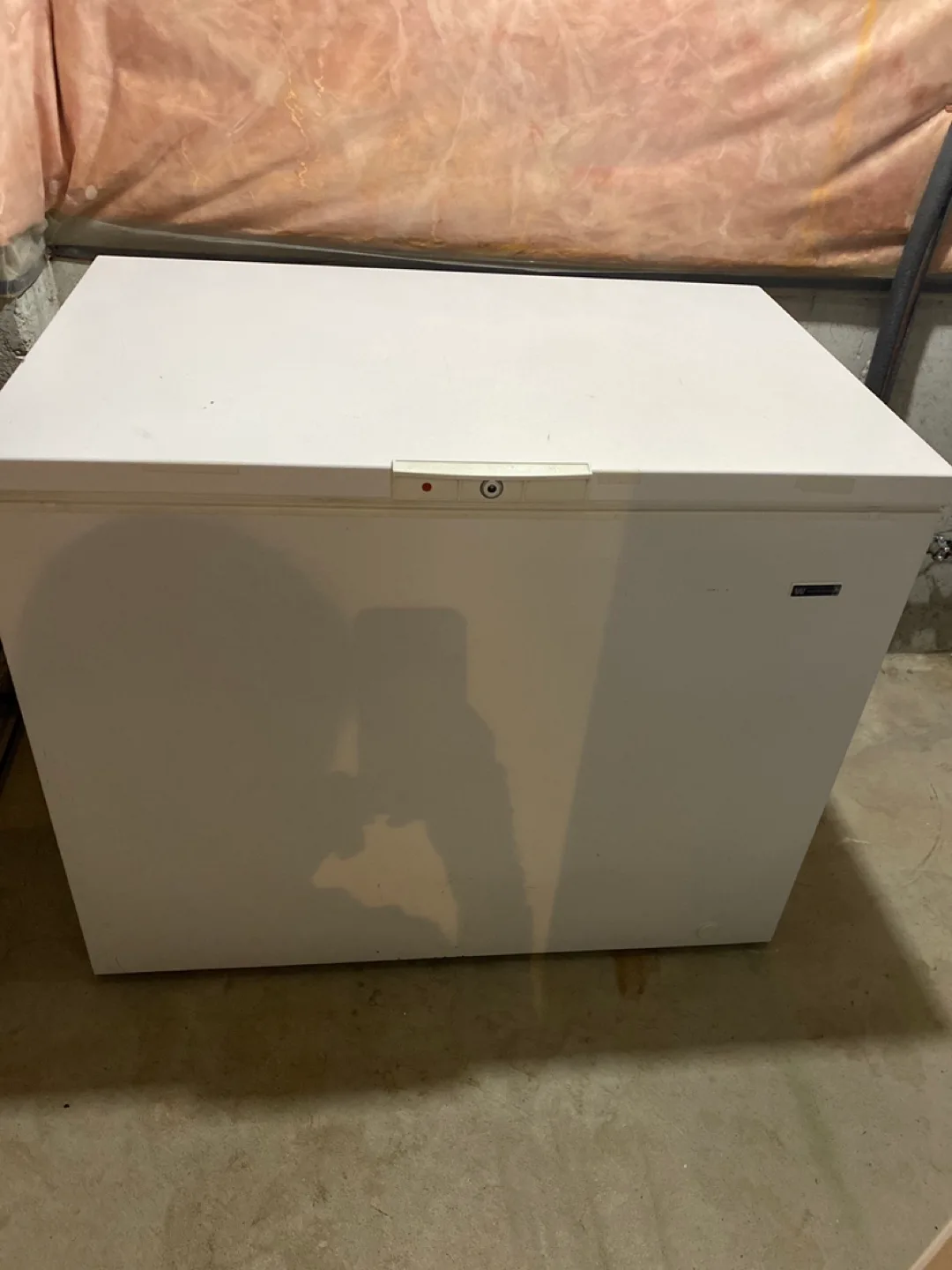 White Westinghouse Chest Freezer image indicator(3)