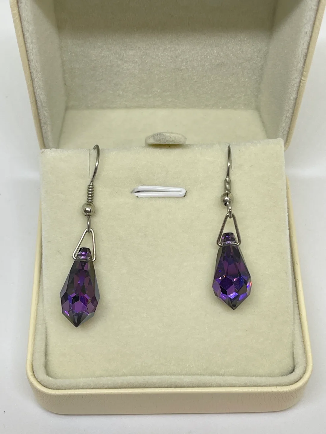 Crystal Teardrop Earrings and Necklace Set image indicator(2)