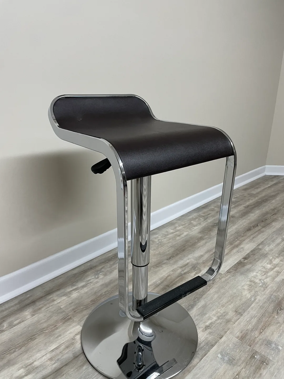 Modern Bar Stool thumbnail